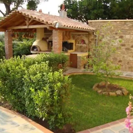 Luxury Nefeli In Skiathos Featuring An Exclusive Private Pool Oasis Trúlosz